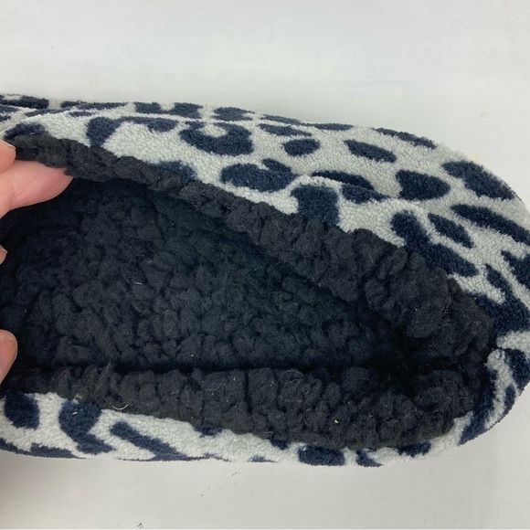 NWT * ISAAC MIZRAHI Soft Cozy  Sherpa Lined Fuzzy Animal
Print Slipper Socks - Picture 10 of 11